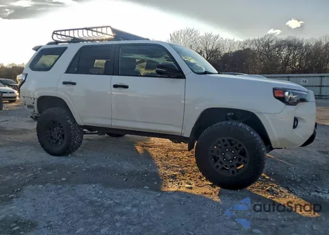 2021 Toyota 4Runner Venture из США, поврежденный, VIN JTEHU5JR0M5849857